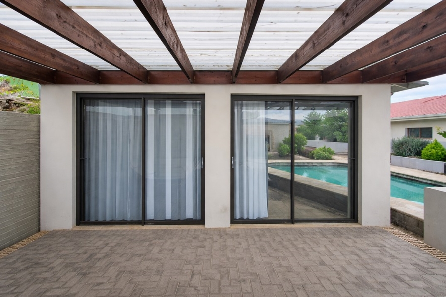 4 Bedroom Property for Sale in Linkside Western Cape